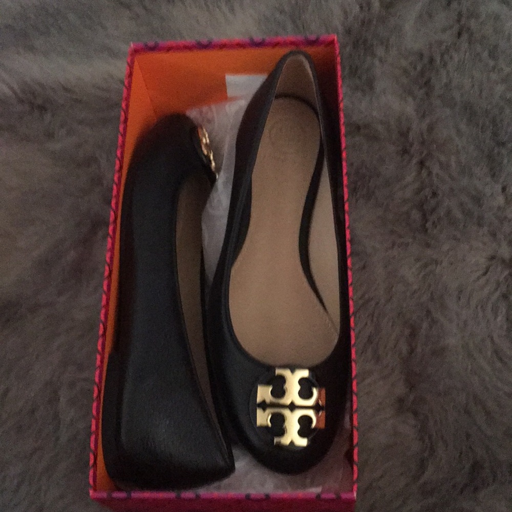 New in box size 7 Burch flats